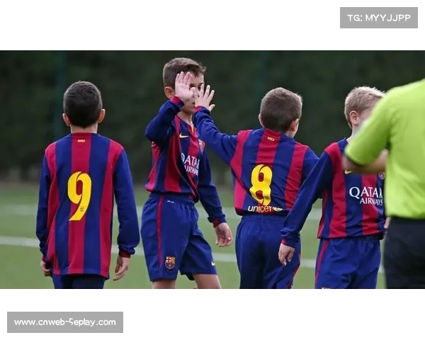 巴萨拉玛西亚青训营开放日，千名青少年参与体验